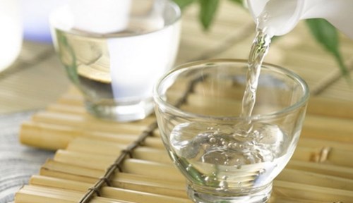 Tri Hoi Nach Bang Ruou Trang